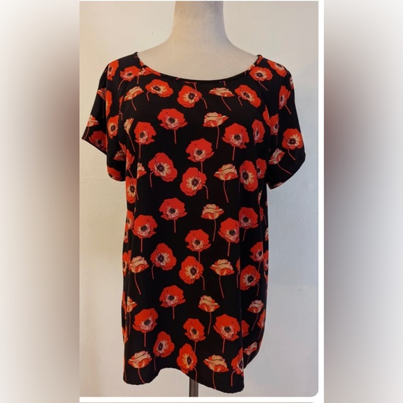 Cabi orange & black poppy blouse with split in the back. Darling! - Picture 1 of 3